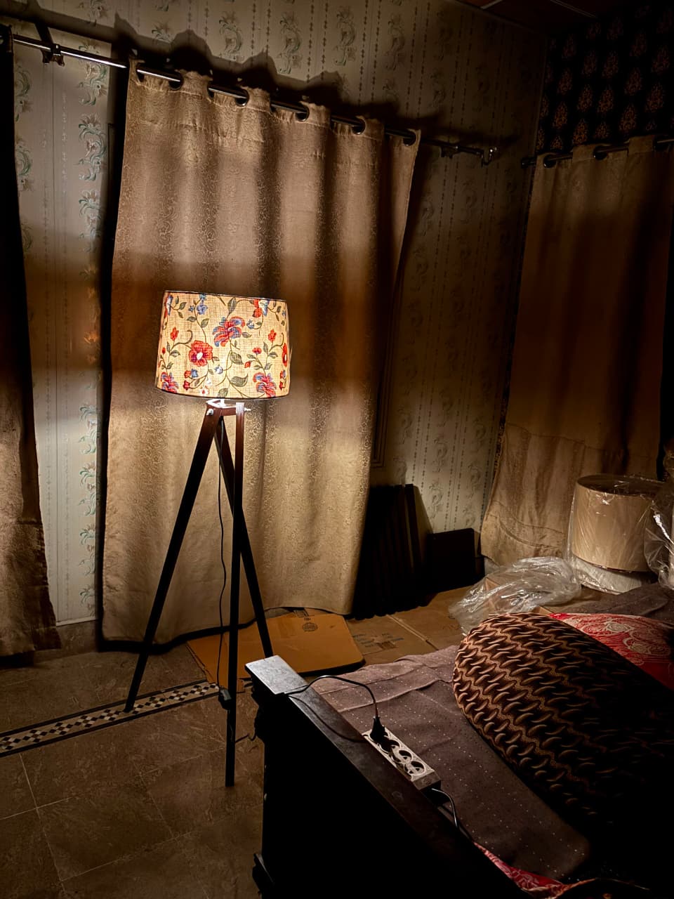 Floral Elegance Tripod Floor Lamp